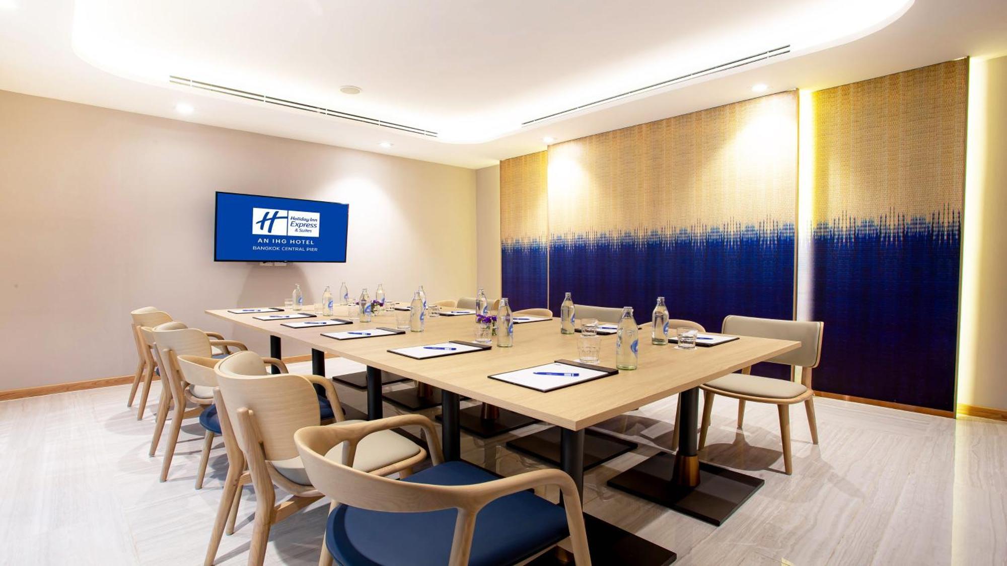 Holiday Inn Express & Suites Bangkok Central Pier By Ihg Εξωτερικό φωτογραφία