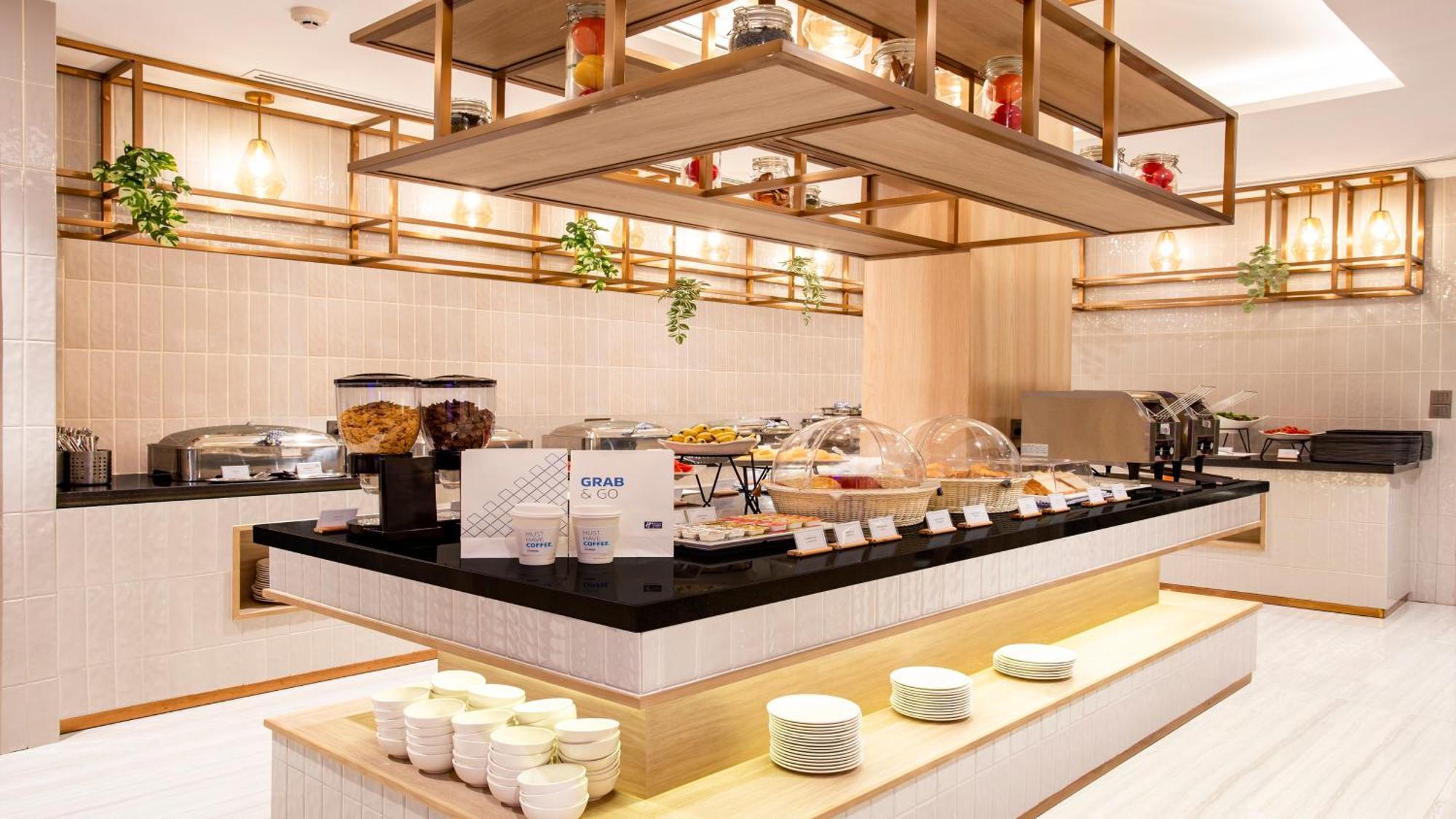 Holiday Inn Express & Suites Bangkok Central Pier By Ihg Εξωτερικό φωτογραφία