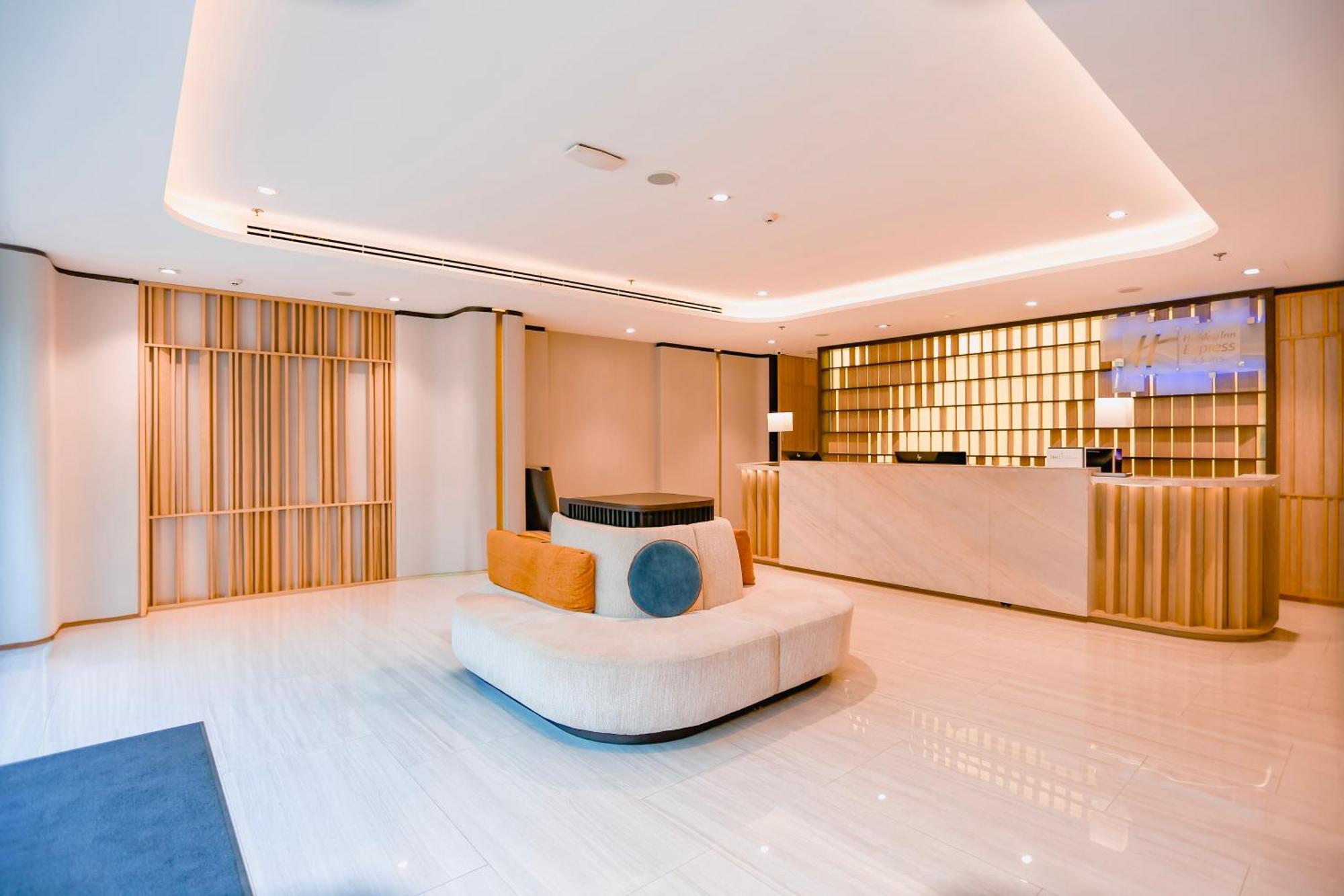 Holiday Inn Express & Suites Bangkok Central Pier By Ihg Εξωτερικό φωτογραφία