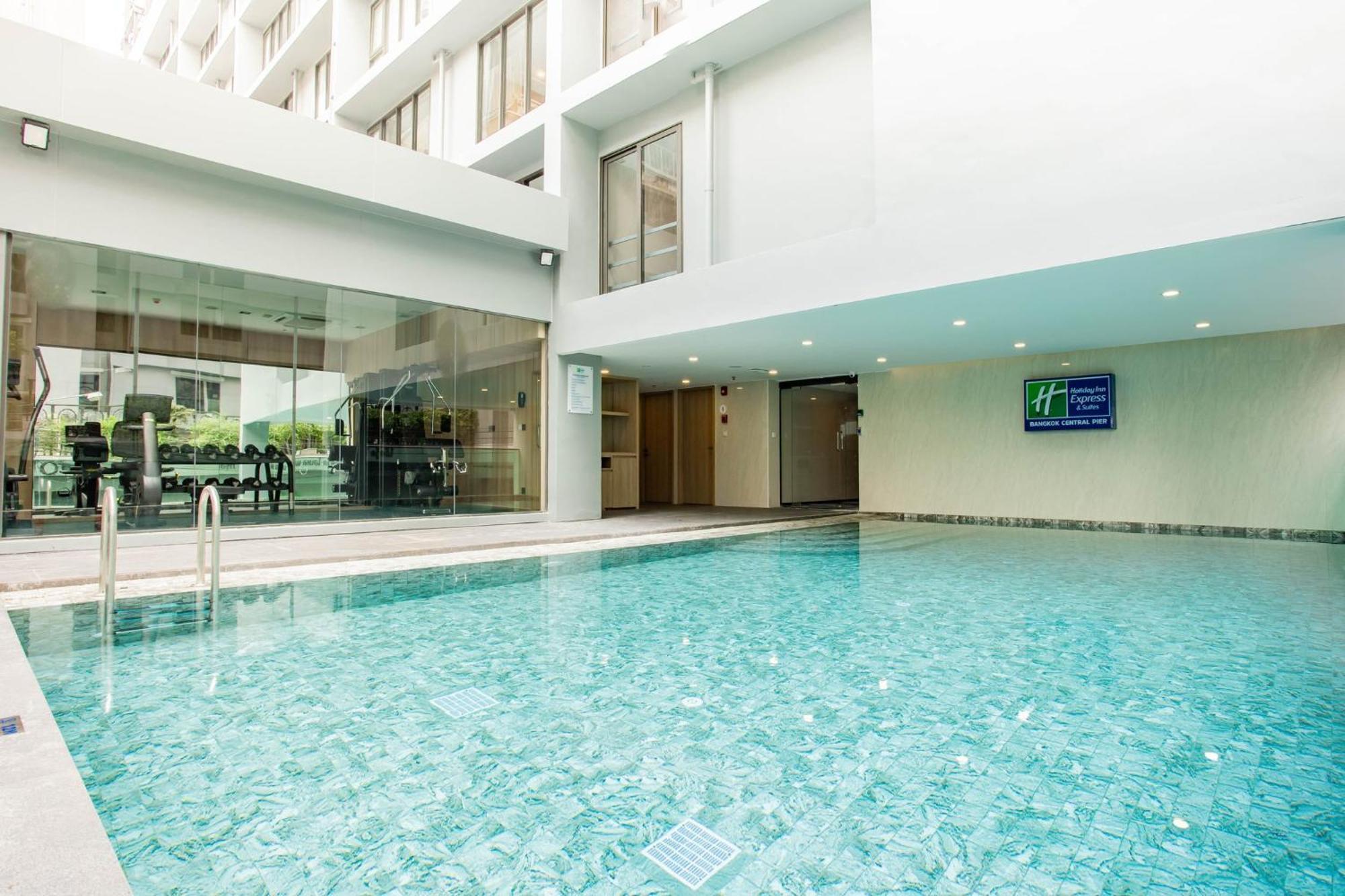 Holiday Inn Express & Suites Bangkok Central Pier By Ihg Εξωτερικό φωτογραφία